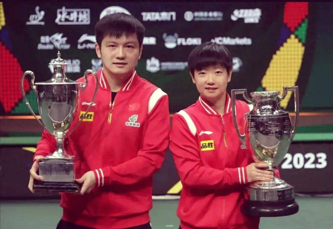 爱游戏娱乐-费德勒在G2比赛中出色发挥，持续失利引发热议！-爱游戏娱乐