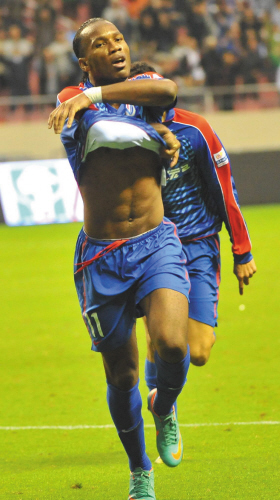 爱游戏-公牛引发争议！，德罗巴官方宣布战术调整新规全场沸腾不已-爱游戏