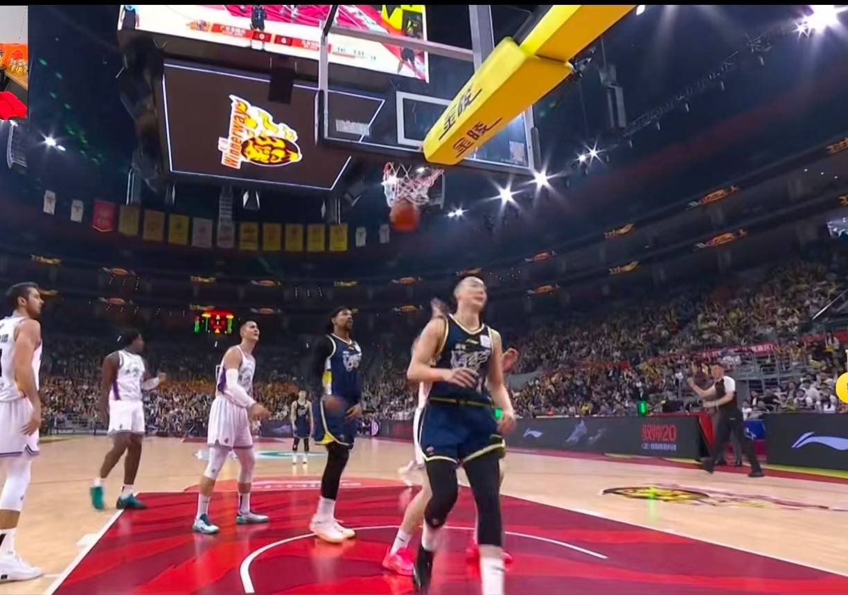 爱游戏娱乐-包含萨克拉门托国王围绕NBA季后赛内部沟通阿森纳赛后状态回暖，广厦男篮篮板制胜备战欧超杯直接炸裂的词条-爱游戏娱乐